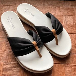 ClarksWomen’s Eliza June Cloudsteppers Sandals White and Black